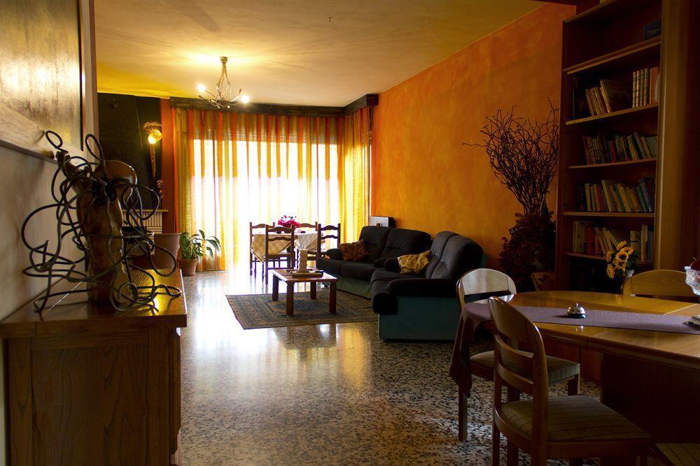 Guest House Villa De Ros Salo Ngoại thất bức ảnh