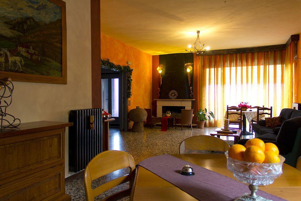 Guest House Villa De Ros Salo Ngoại thất bức ảnh